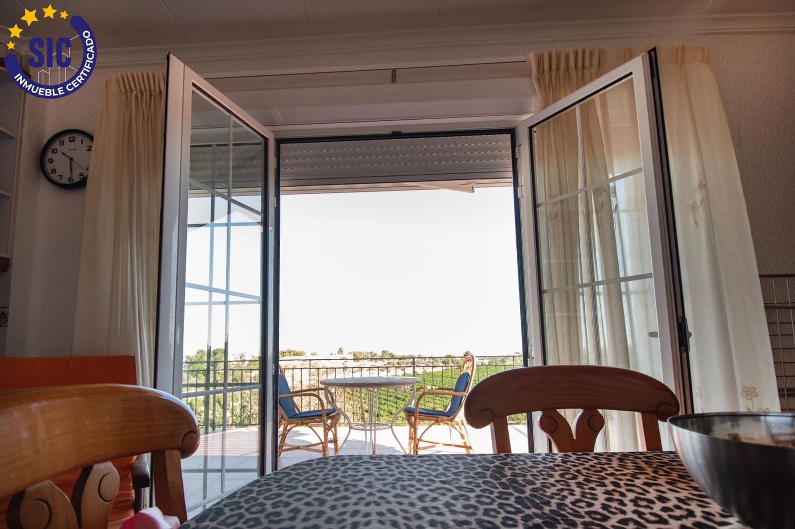 5 Zimmer Villa zu verkaufen in Montserrat mit Pool Garage - 410.000 € (Ref: 9257240)