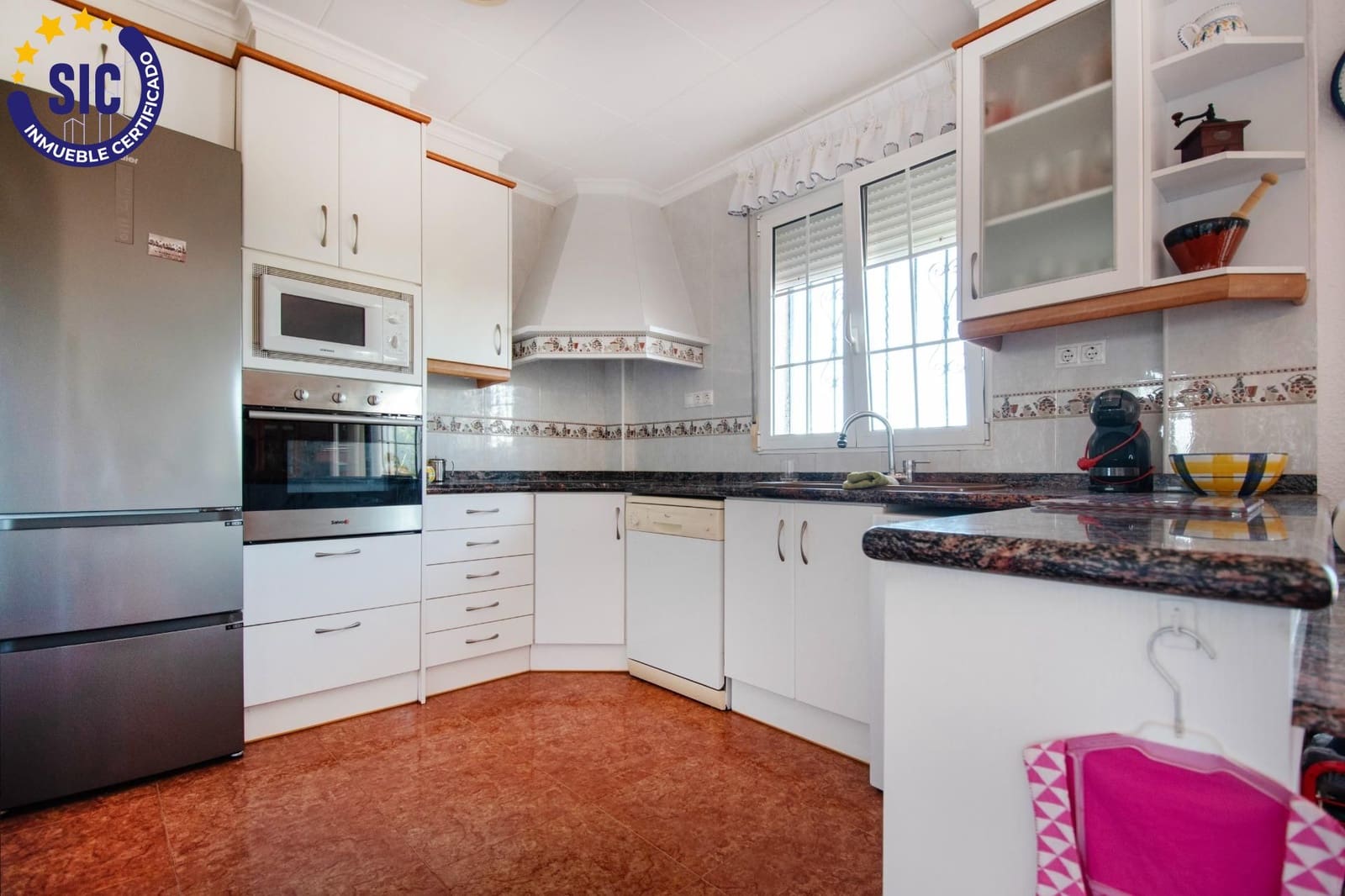 5 Zimmer Villa zu verkaufen in Montserrat mit Pool Garage - 410.000 € (Ref: 9257240)