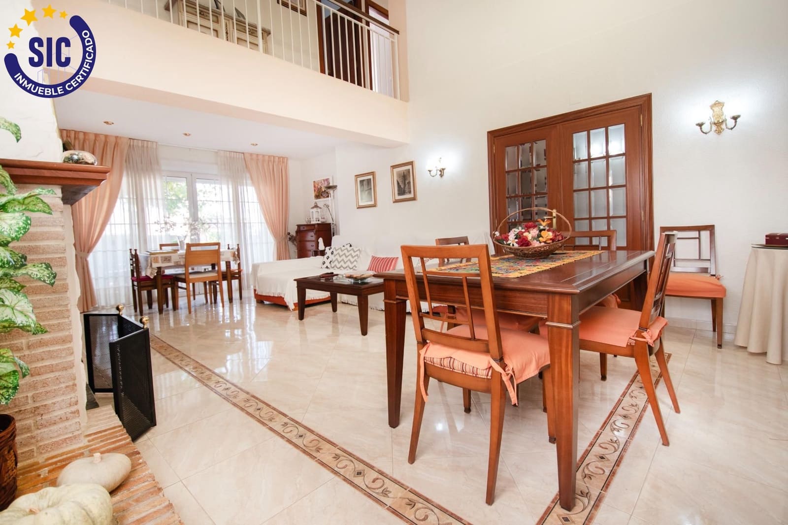 5 Zimmer Villa zu verkaufen in Montserrat mit Pool Garage - 410.000 € (Ref: 9257240)