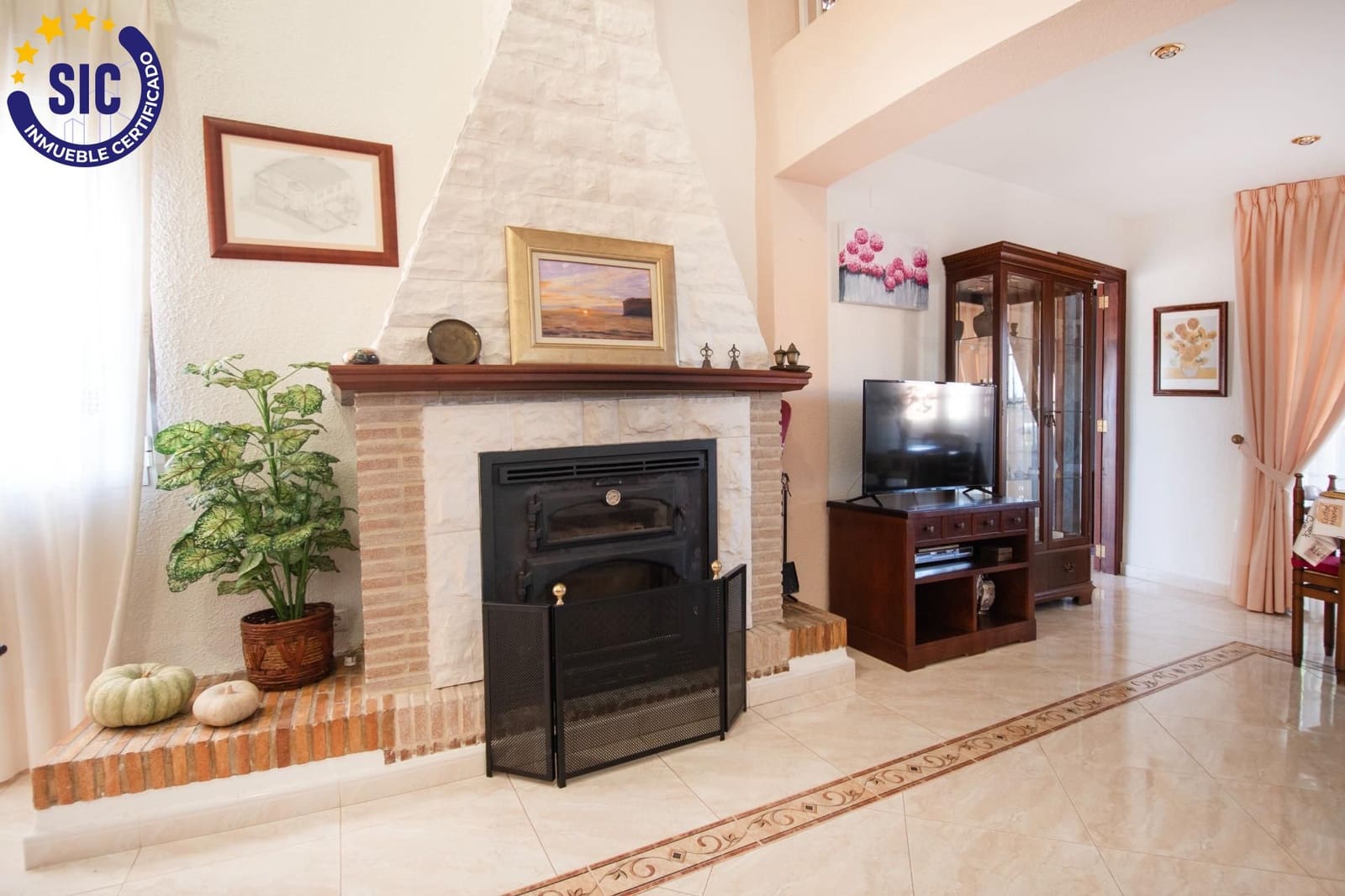 5 Zimmer Villa zu verkaufen in Montserrat mit Pool Garage - 410.000 € (Ref: 9257240)