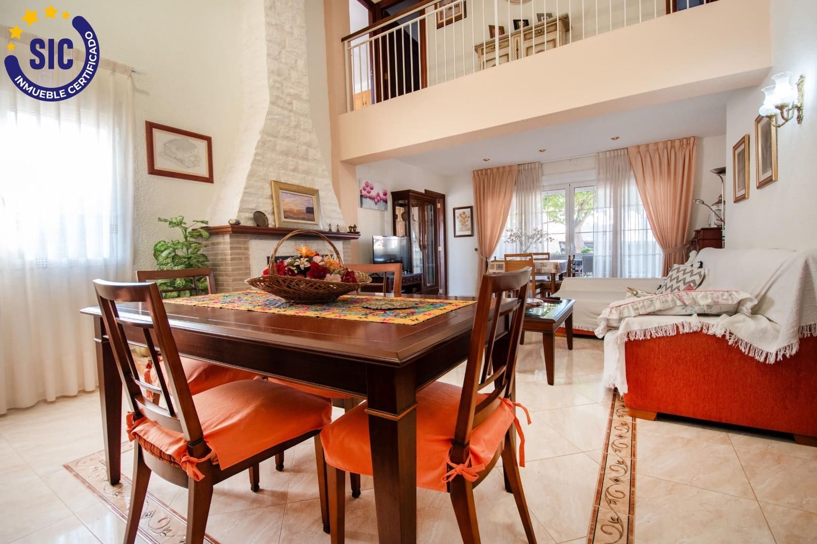 5 Zimmer Villa zu verkaufen in Montserrat mit Pool Garage - 410.000 € (Ref: 9257240)