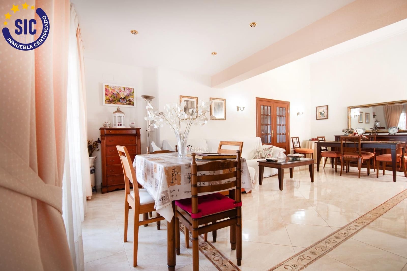 5 Zimmer Villa zu verkaufen in Montserrat mit Pool Garage - 410.000 € (Ref: 9257240)