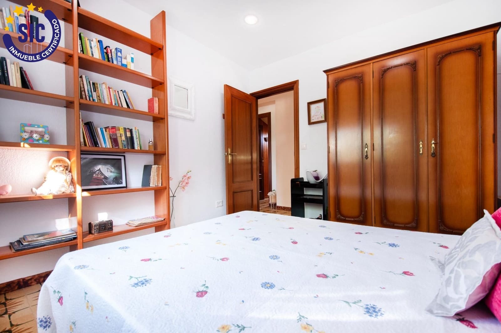 5 Zimmer Villa zu verkaufen in Montserrat mit Pool Garage - 410.000 € (Ref: 9257240)