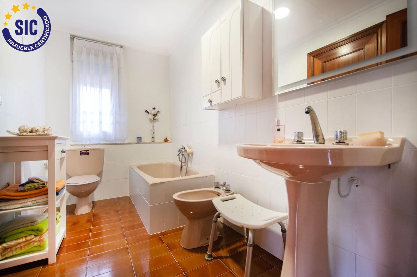 5 Zimmer Villa zu verkaufen in Montserrat mit Pool Garage - 410.000 € (Ref: 9257240)