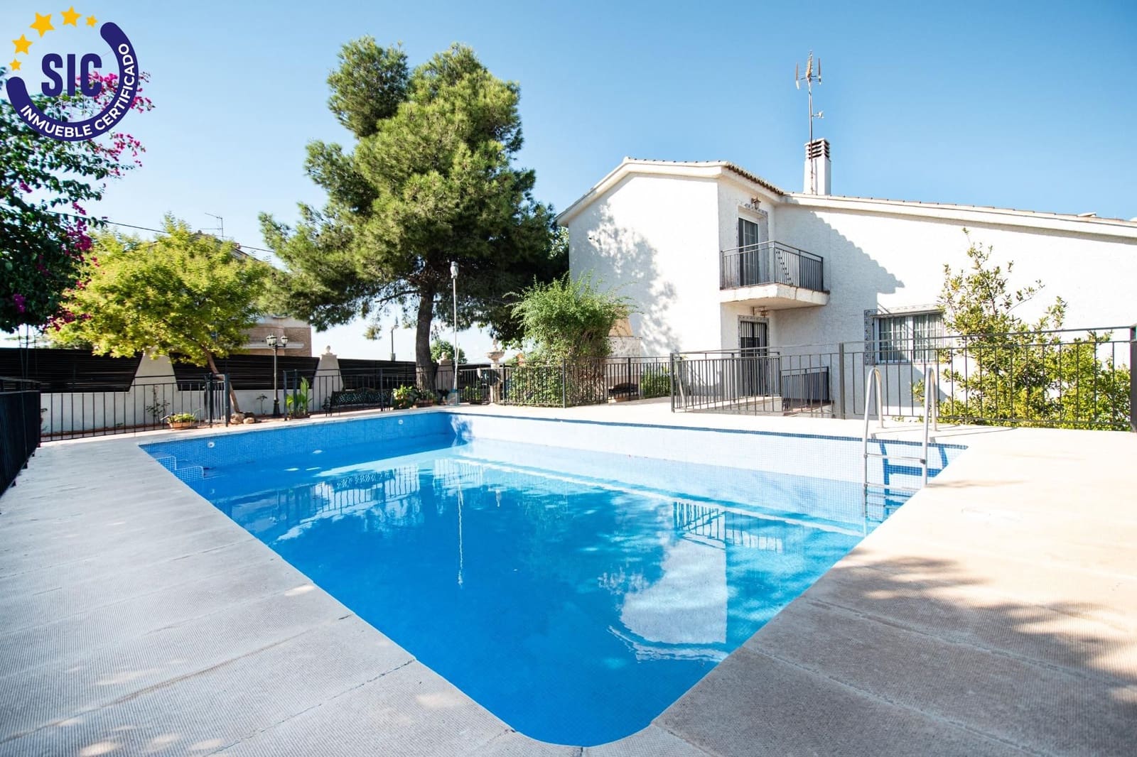 5 Zimmer Villa zu verkaufen in Montserrat mit Pool Garage - 410.000 € (Ref: 9257240)