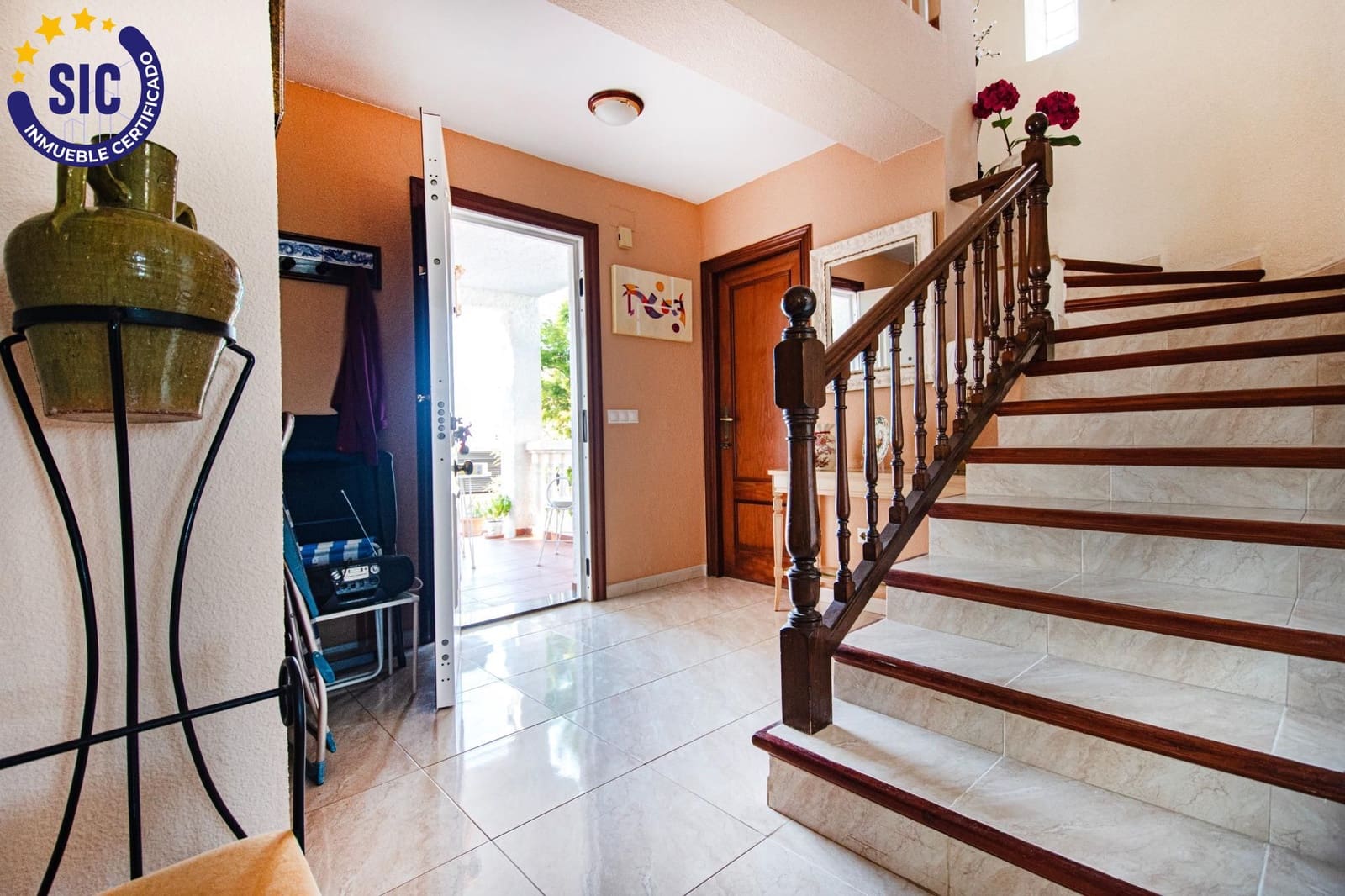 5 Zimmer Villa zu verkaufen in Montserrat mit Pool Garage - 410.000 € (Ref: 9257240)