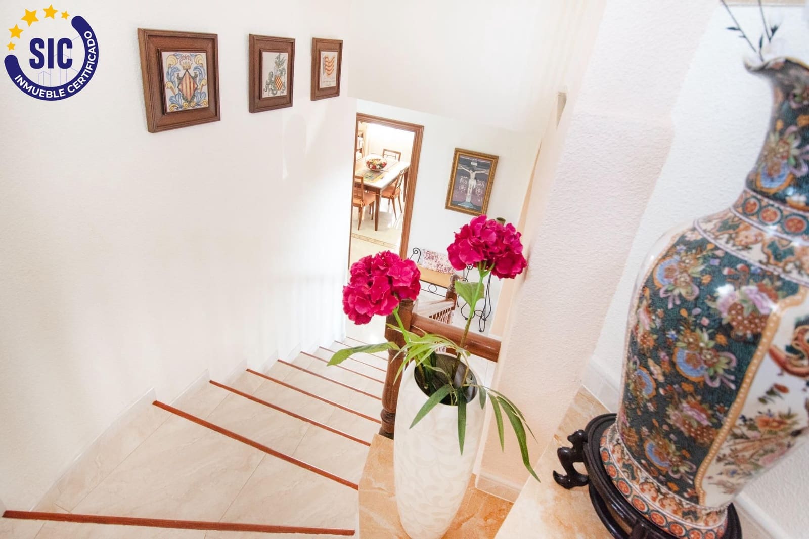 5 Zimmer Villa zu verkaufen in Montserrat mit Pool Garage - 410.000 € (Ref: 9257240)