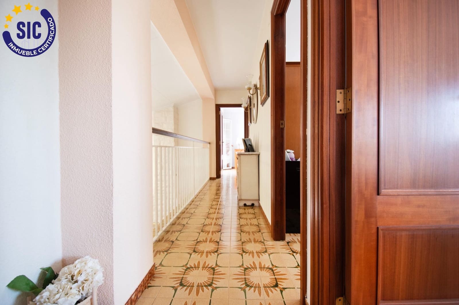 5 Zimmer Villa zu verkaufen in Montserrat mit Pool Garage - 410.000 € (Ref: 9257240)