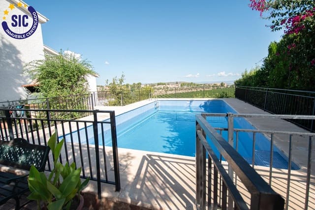 5 Zimmer Villa zu verkaufen in Montserrat mit Pool Garage - 410.000 € (Ref: 9257240)