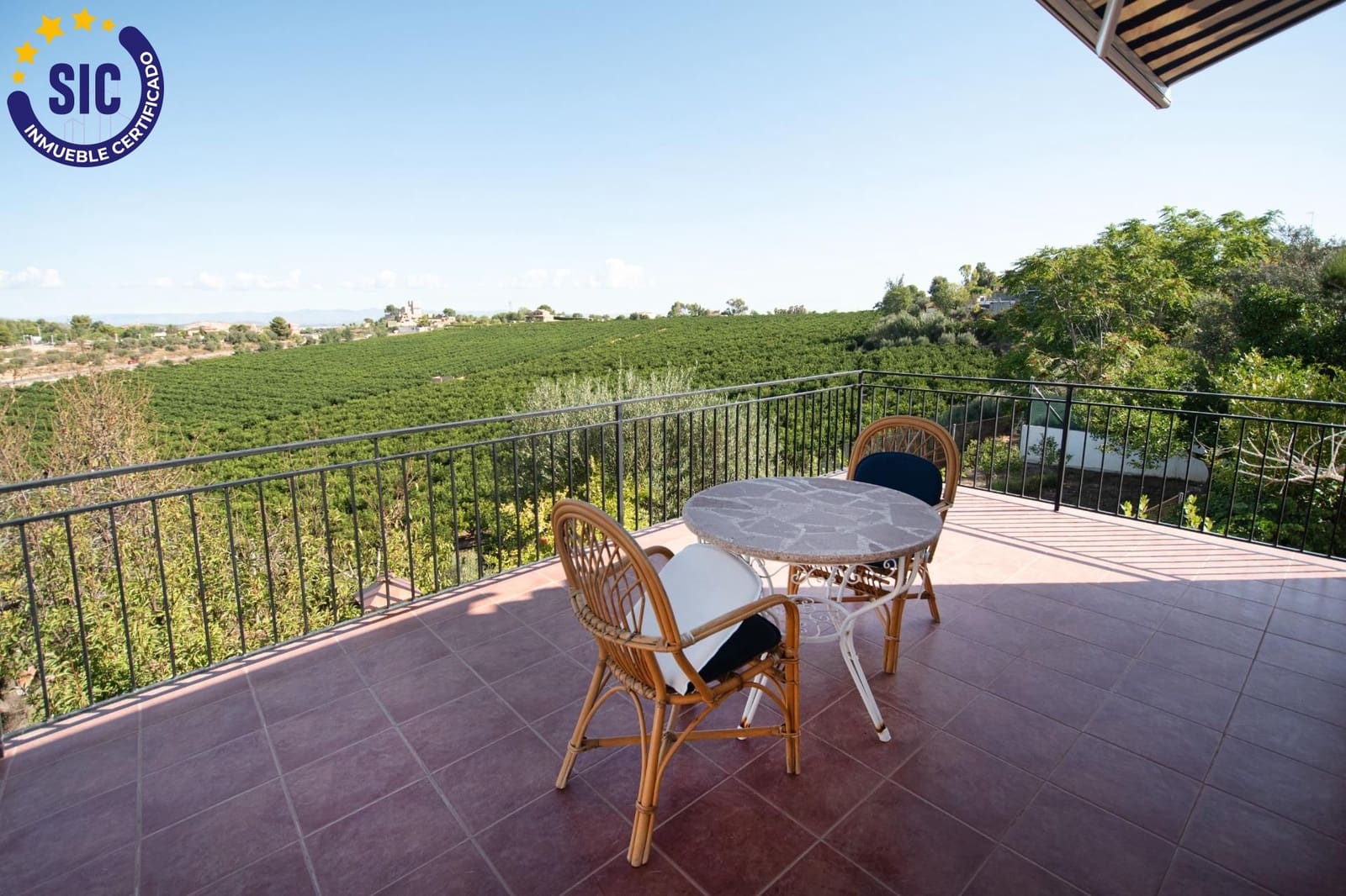 5 Zimmer Villa zu verkaufen in Montserrat mit Pool Garage - 410.000 € (Ref: 9257240)