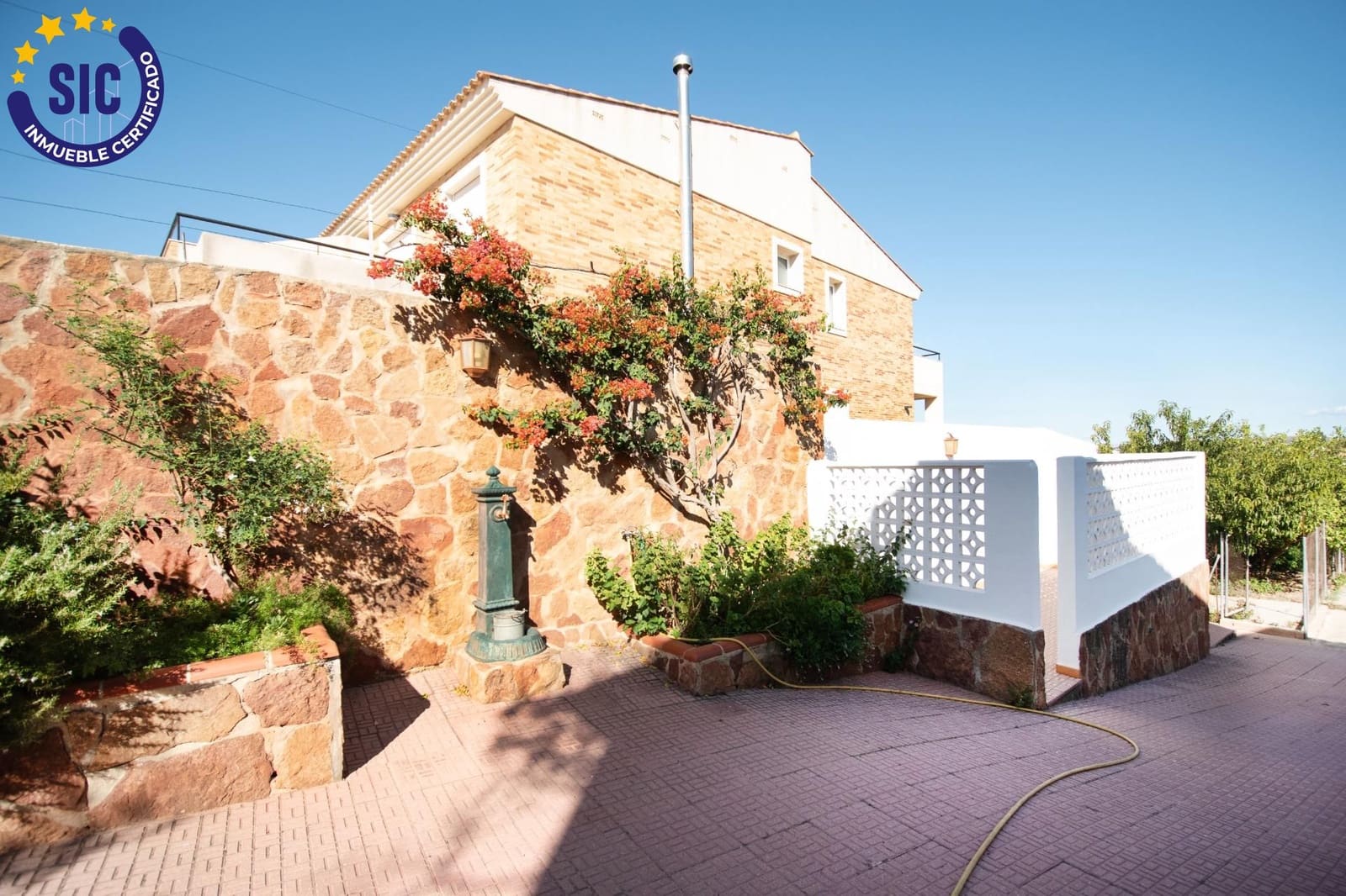 5 Zimmer Villa zu verkaufen in Montserrat mit Pool Garage - 410.000 € (Ref: 9257240)