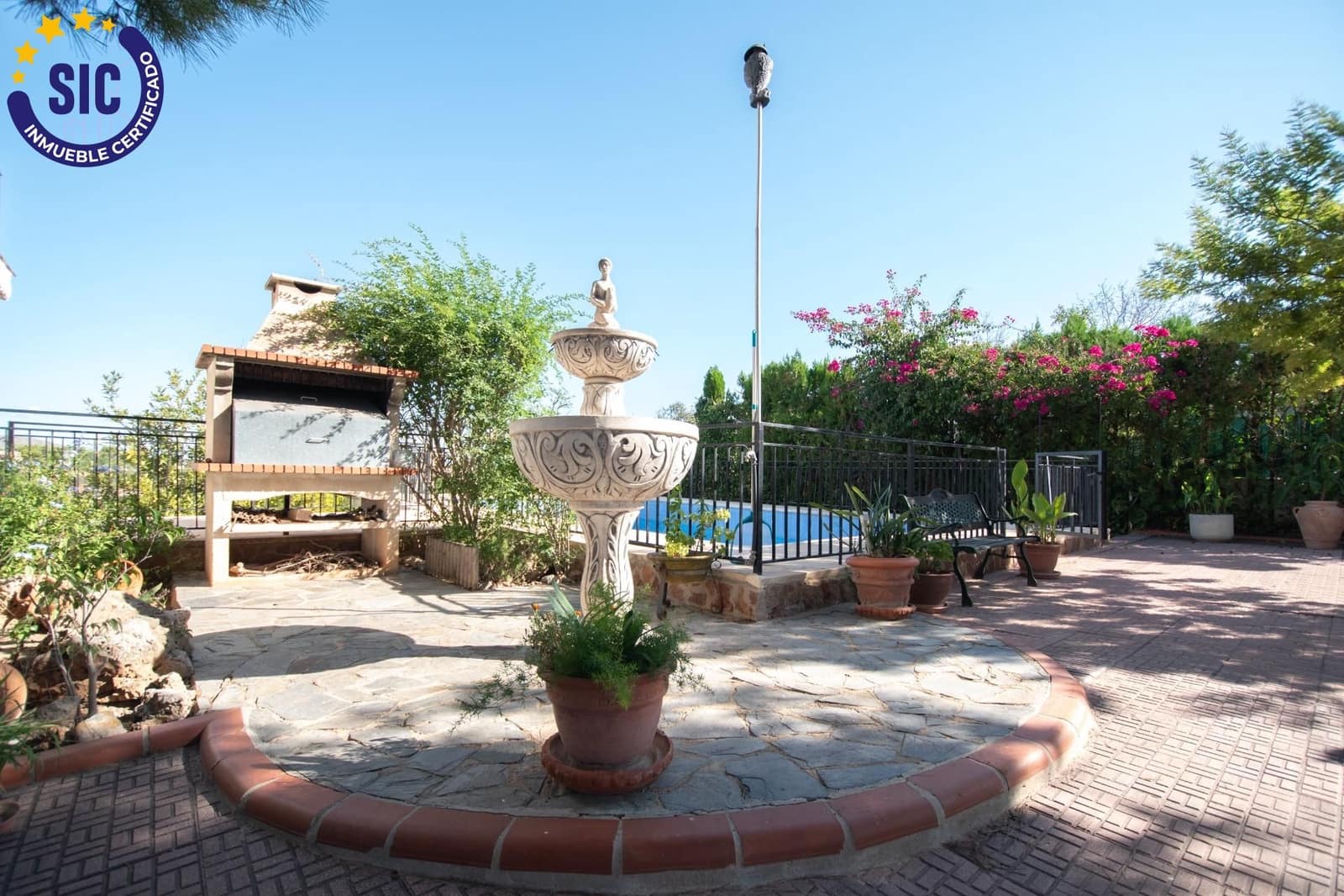 5 Zimmer Villa zu verkaufen in Montserrat mit Pool Garage - 410.000 € (Ref: 9257240)