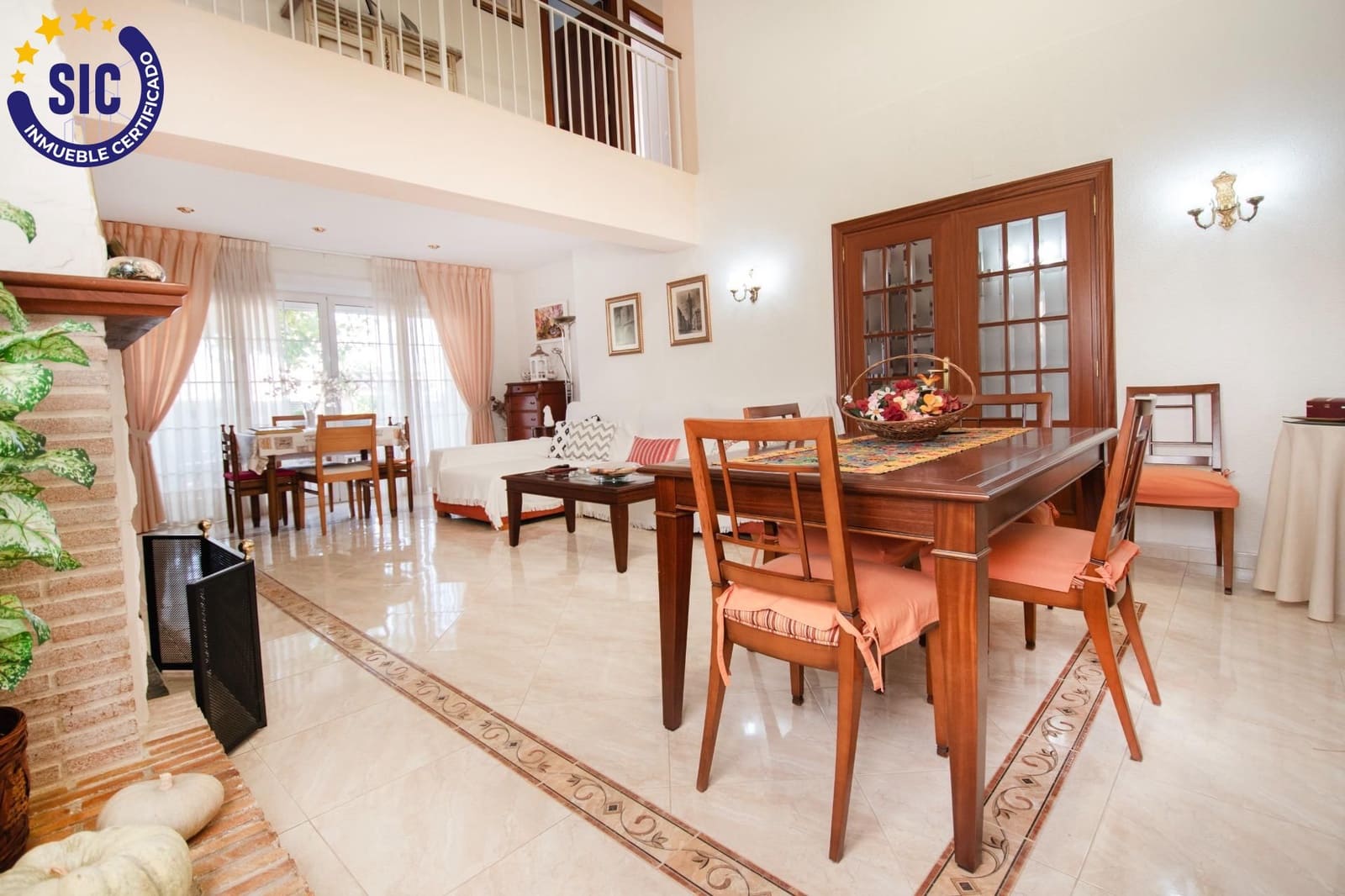5 bedroom Villa for sale in Montserrat with pool garage - € 410,000 (Ref: 9257240)