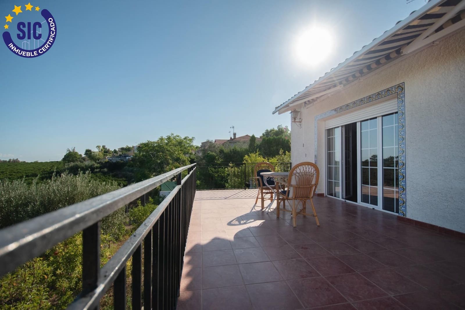 5 bedroom Villa for sale in Montserrat with pool garage - € 410,000 (Ref: 9257240)