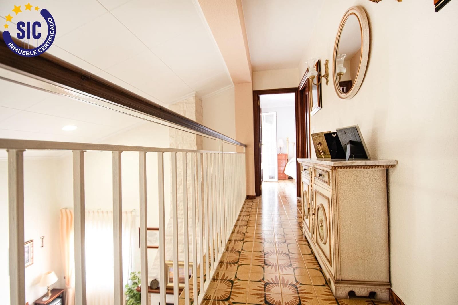 5 bedroom Villa for sale in Montserrat with pool garage - € 410,000 (Ref: 9257240)