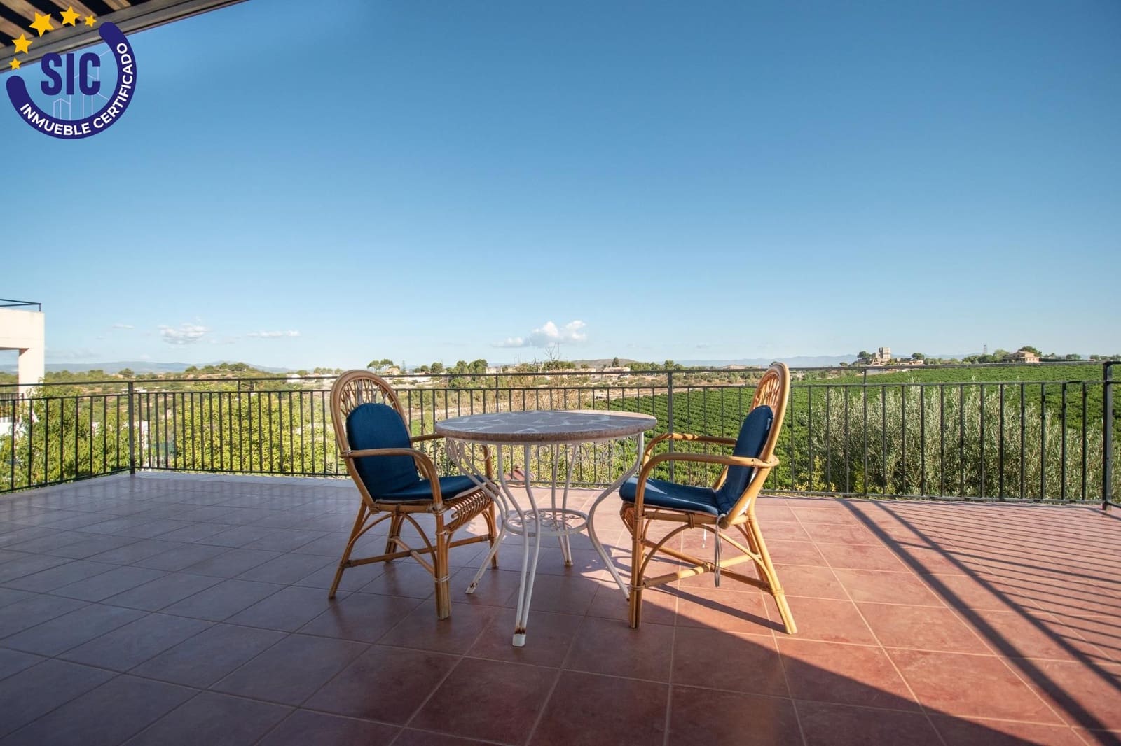 5 bedroom Villa for sale in Montserrat with pool garage - € 410,000 (Ref: 9257240)