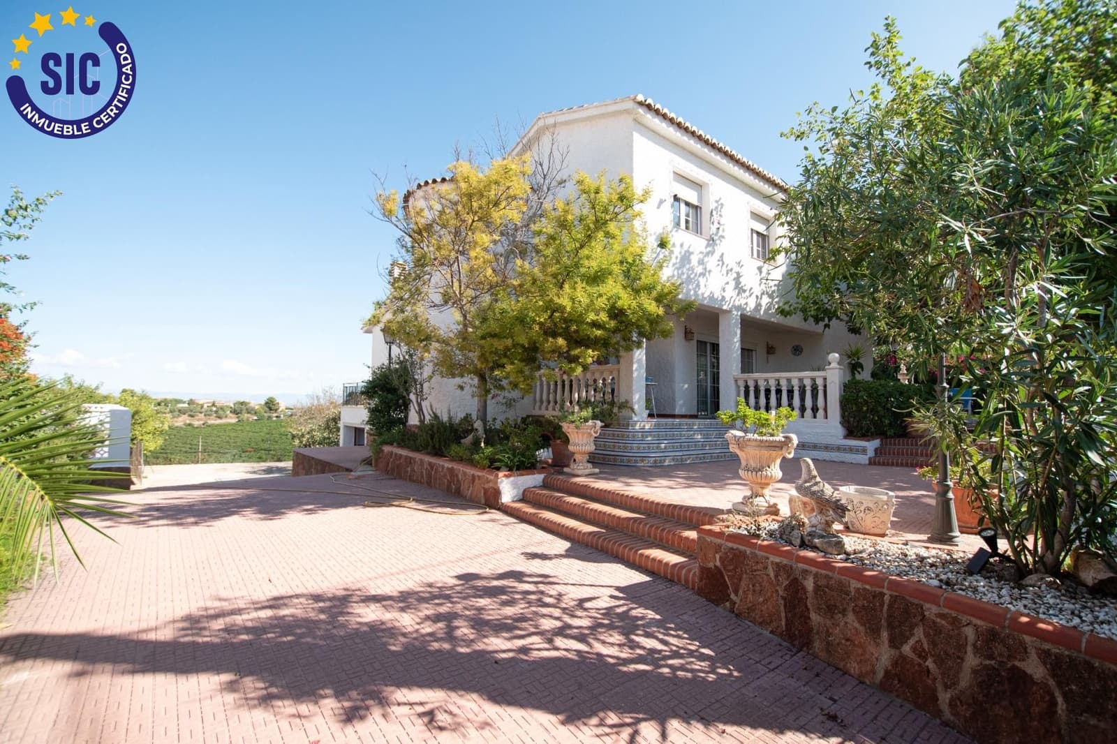 5 bedroom Villa for sale in Montserrat with pool garage - € 410,000 (Ref: 9257240)