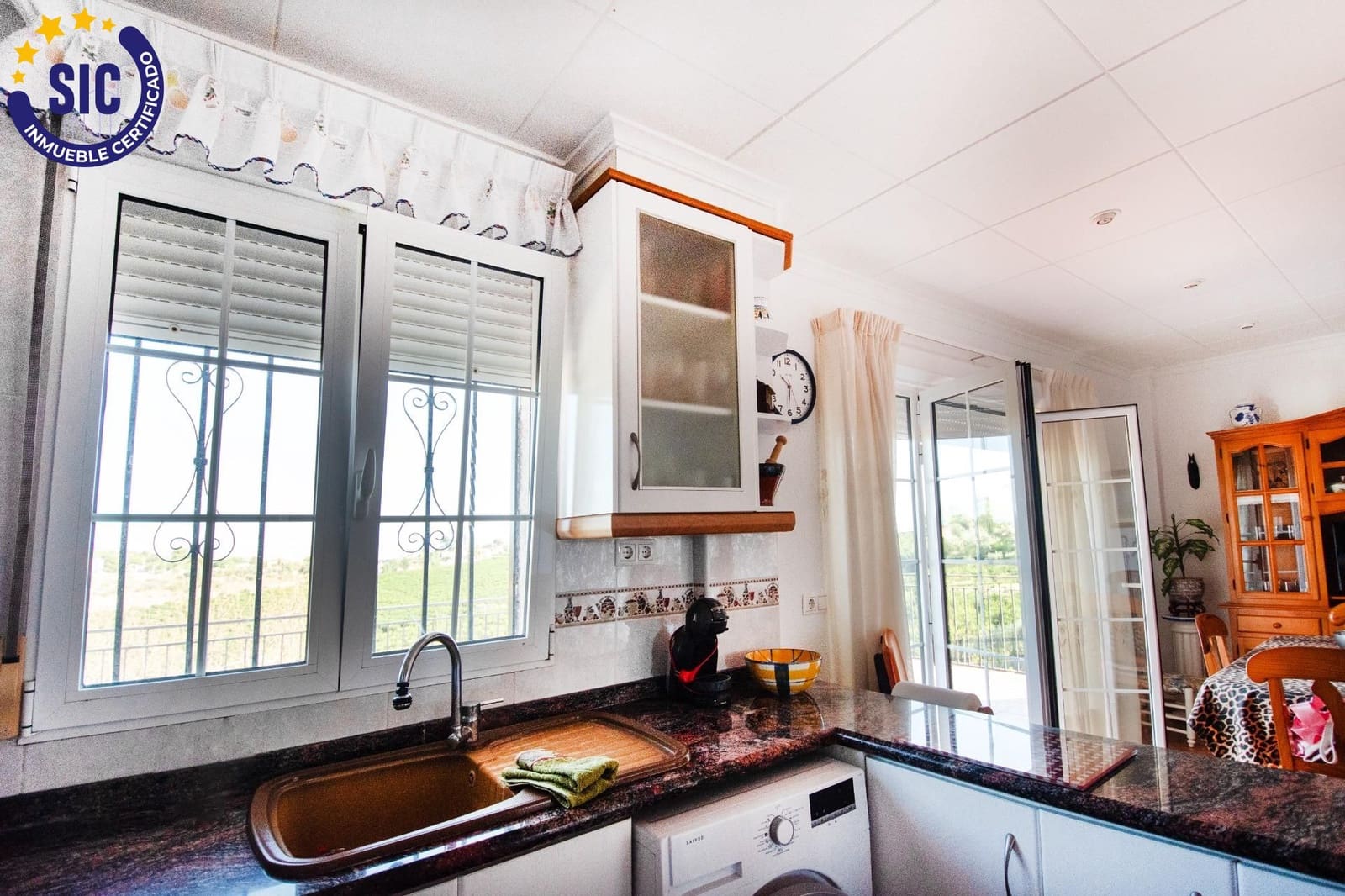 5 bedroom Villa for sale in Montserrat with pool garage - € 410,000 (Ref: 9257240)
