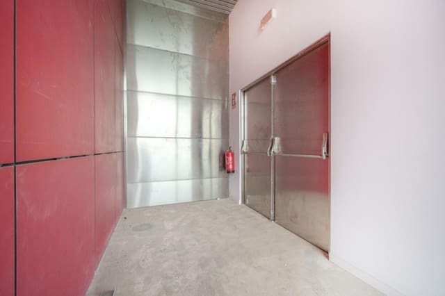 Local Commercial à vendre à Aldaia - 155 000 € (Ref: 9375280)