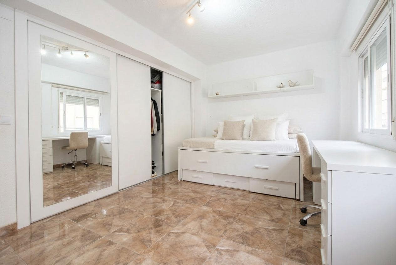 2 bedroom Flat for sale in Torrent - € 129,900 (Ref: 9403336)