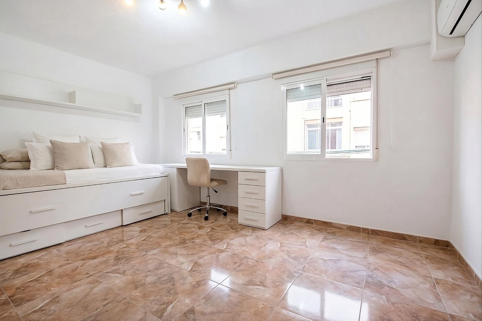 2 bedroom Flat for sale in Torrent - € 129,900 (Ref: 9403336)