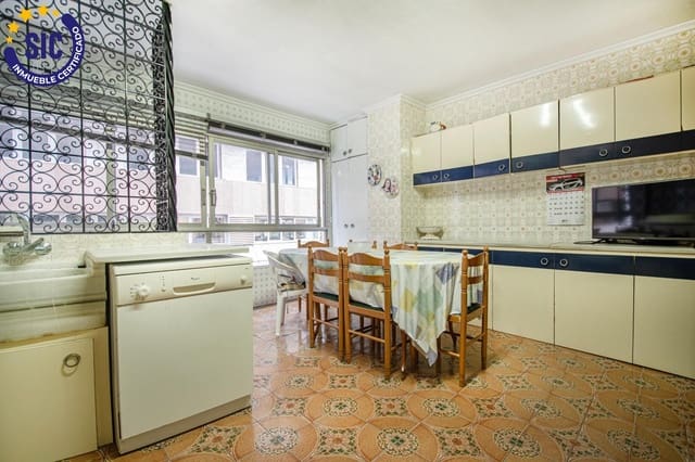 Piso de 5 habitaciones en Torrent en venta - 399.900 € (Ref: 9437710)