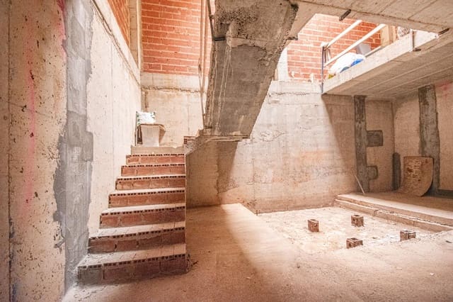 Kaupallinen vuokrattavana paikassa Torrent - 800 € (Ref: 9456203)