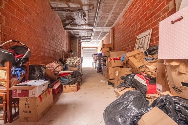 Kaupallinen vuokrattavana paikassa Torrent - 800 € (Ref: 9456203)