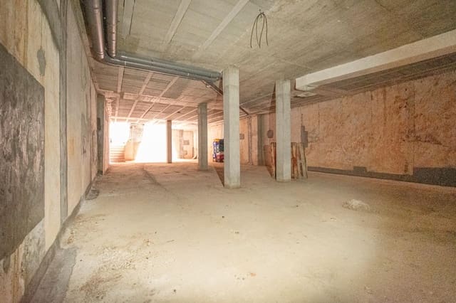 Commercial for rent in Torrent - € 800 (Ref: 9456203)
