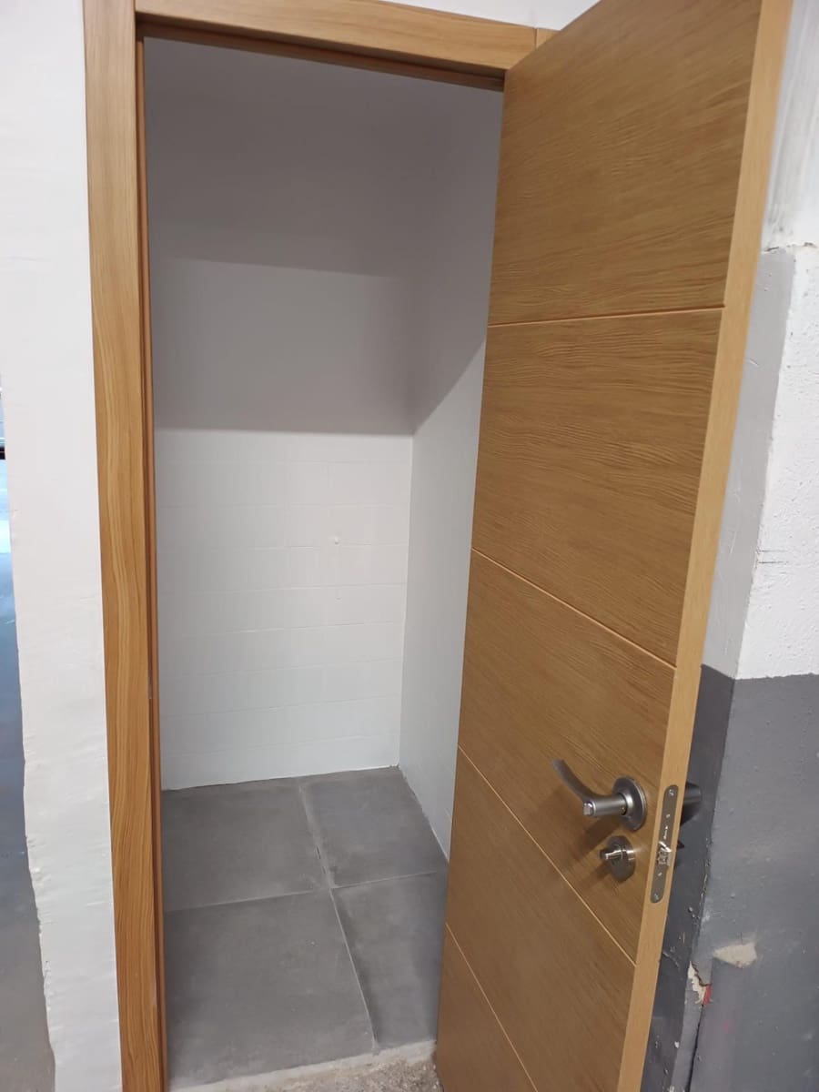 Bedrift til salgs i Torrent med garasje - € 145 000 (Ref: 9482022)