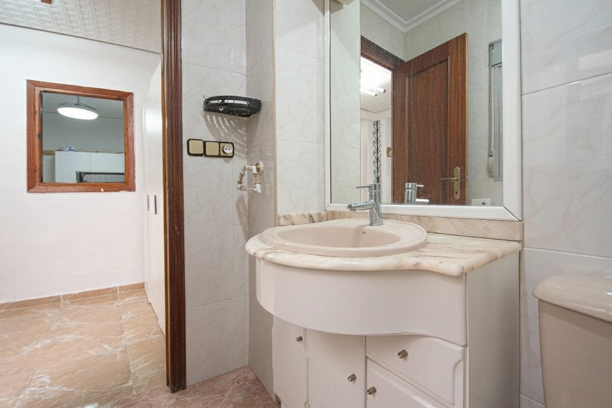 2 makuuhuone Omakotitalo myytävänä paikassa Torrent - 149 900 € (Ref: 9494571)