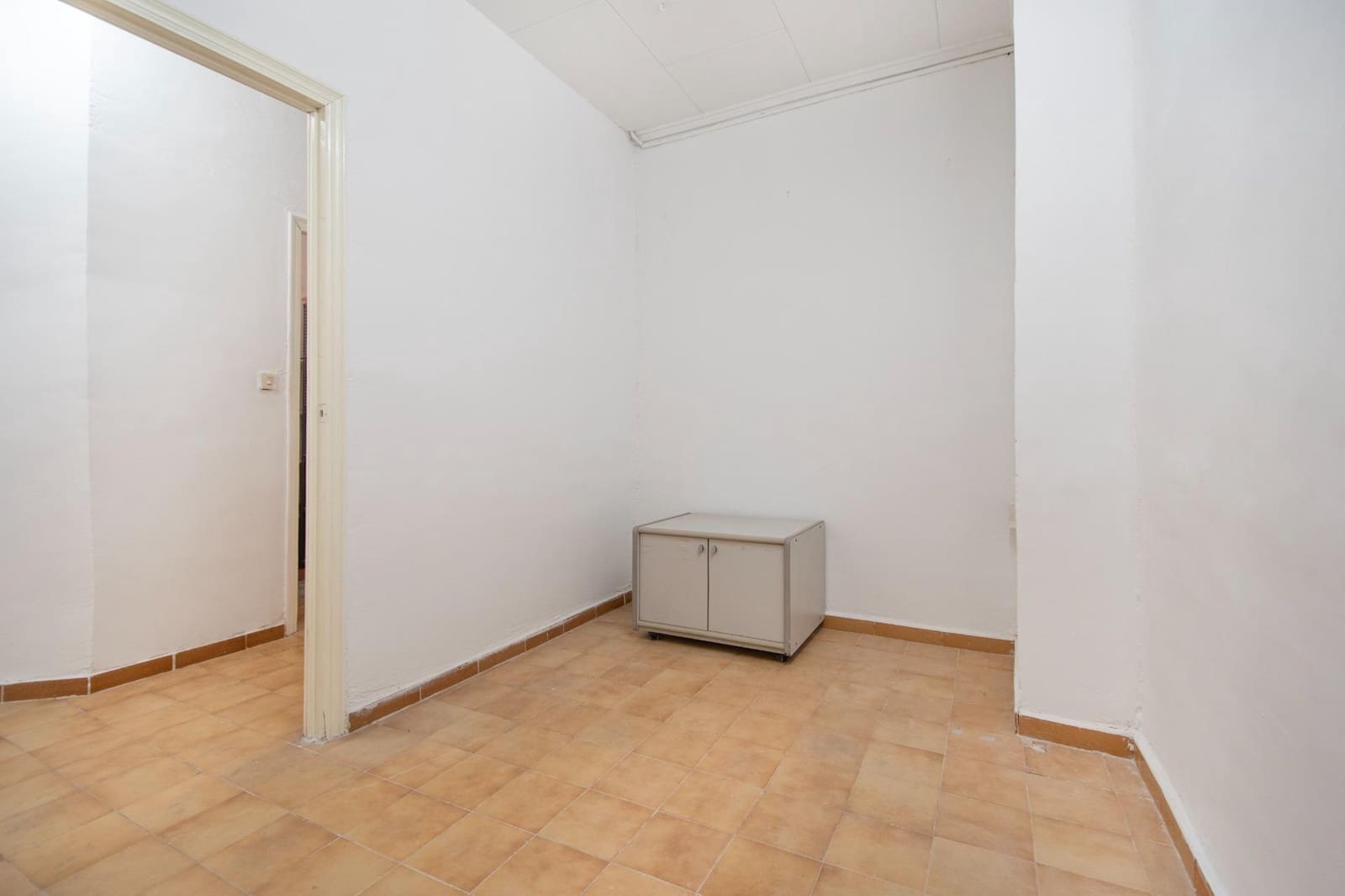 Kaupallinen myytävänä paikassa Torrent - 90 000 € (Ref: 9497160)