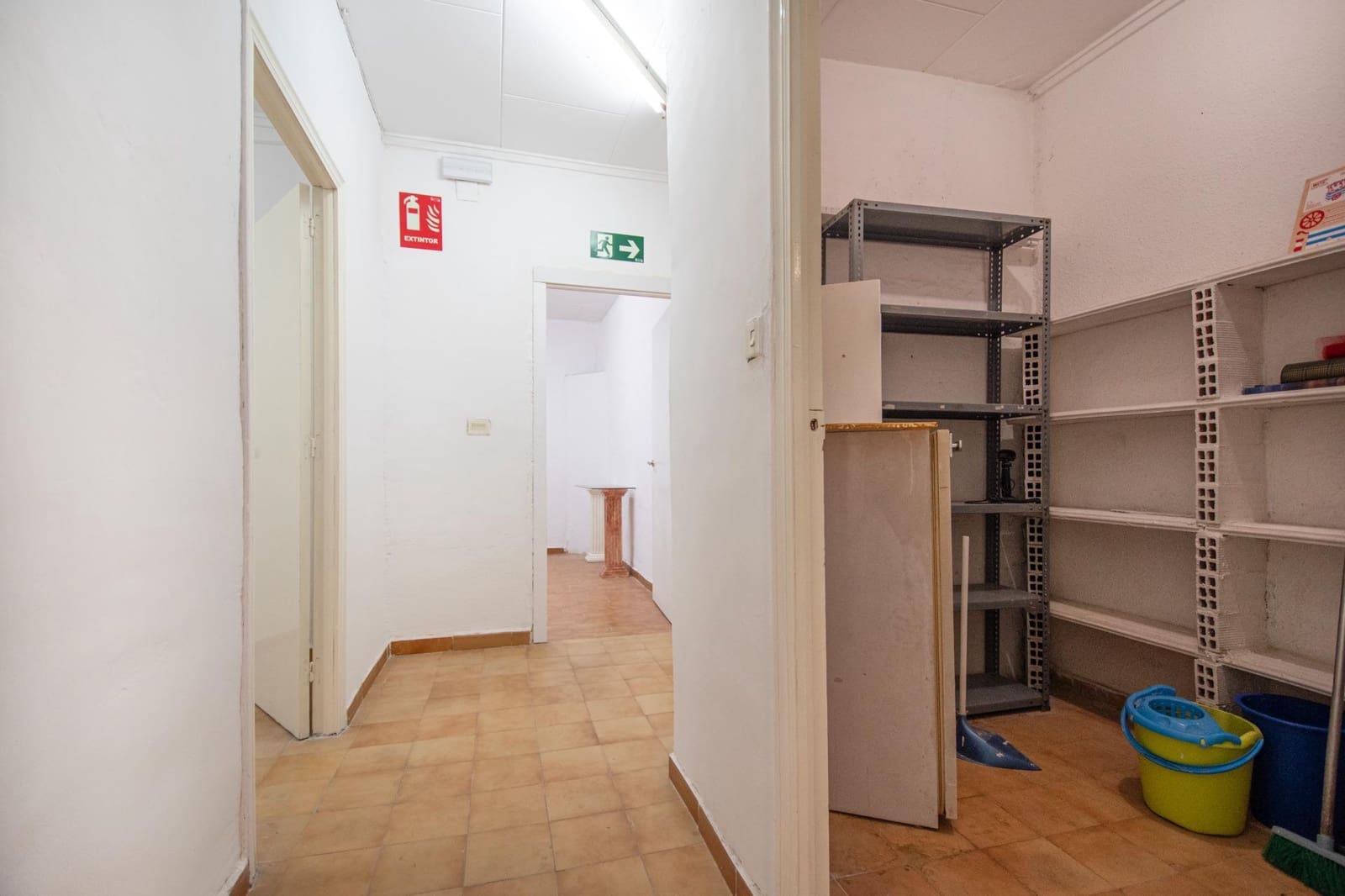 Kaupallinen myytävänä paikassa Torrent - 90 000 € (Ref: 9497160)