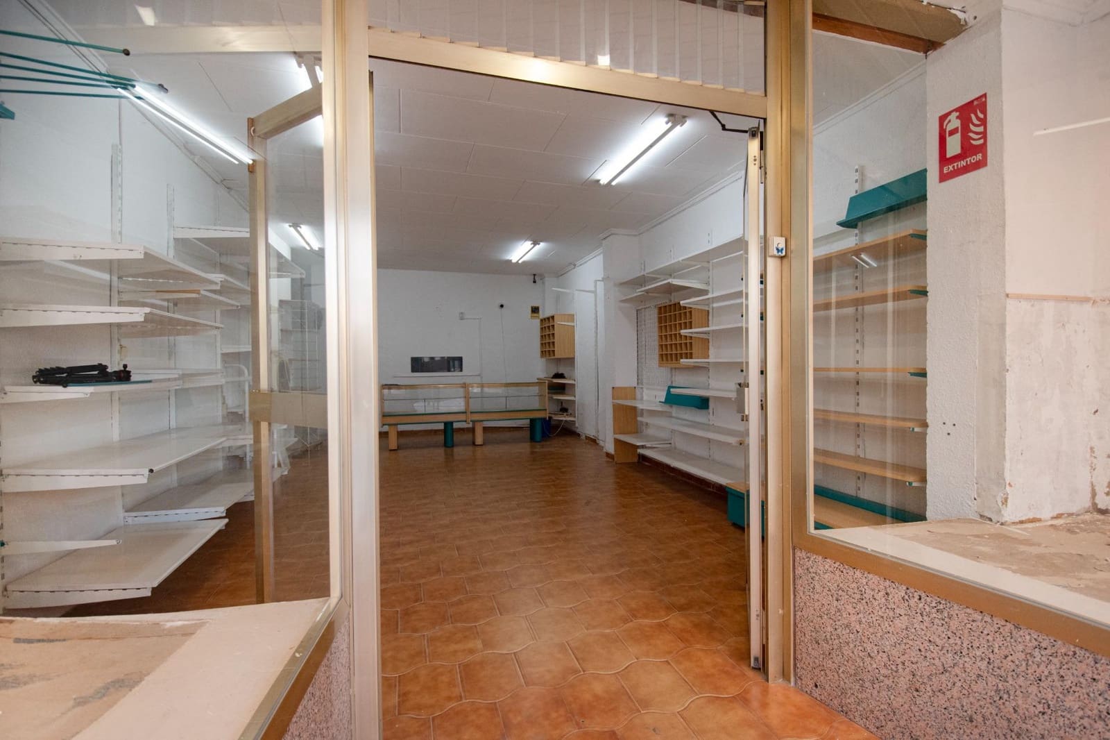 Kaupallinen myytävänä paikassa Torrent - 90 000 € (Ref: 9497160)