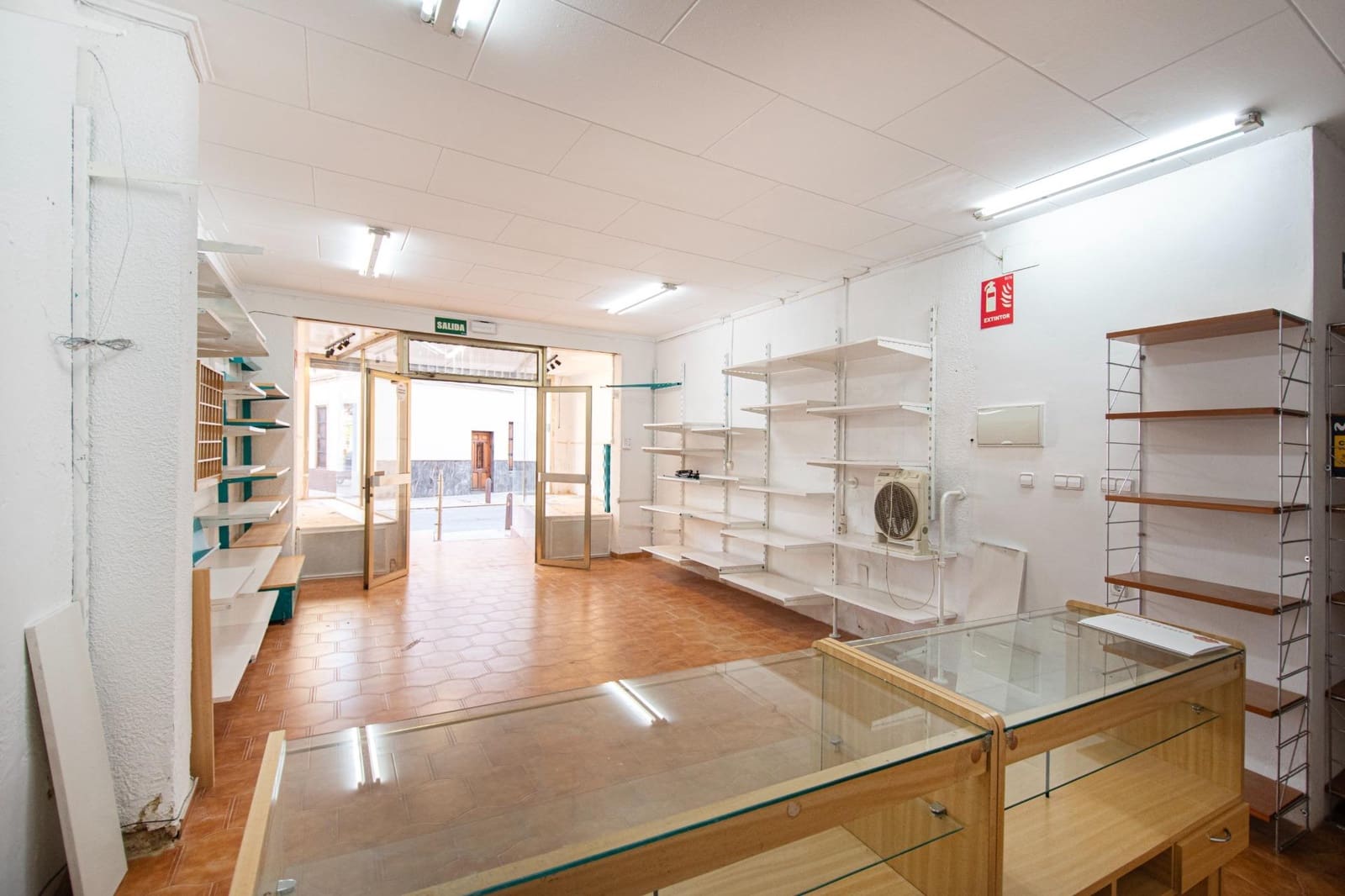 Kaupallinen myytävänä paikassa Torrent - 90 000 € (Ref: 9497160)