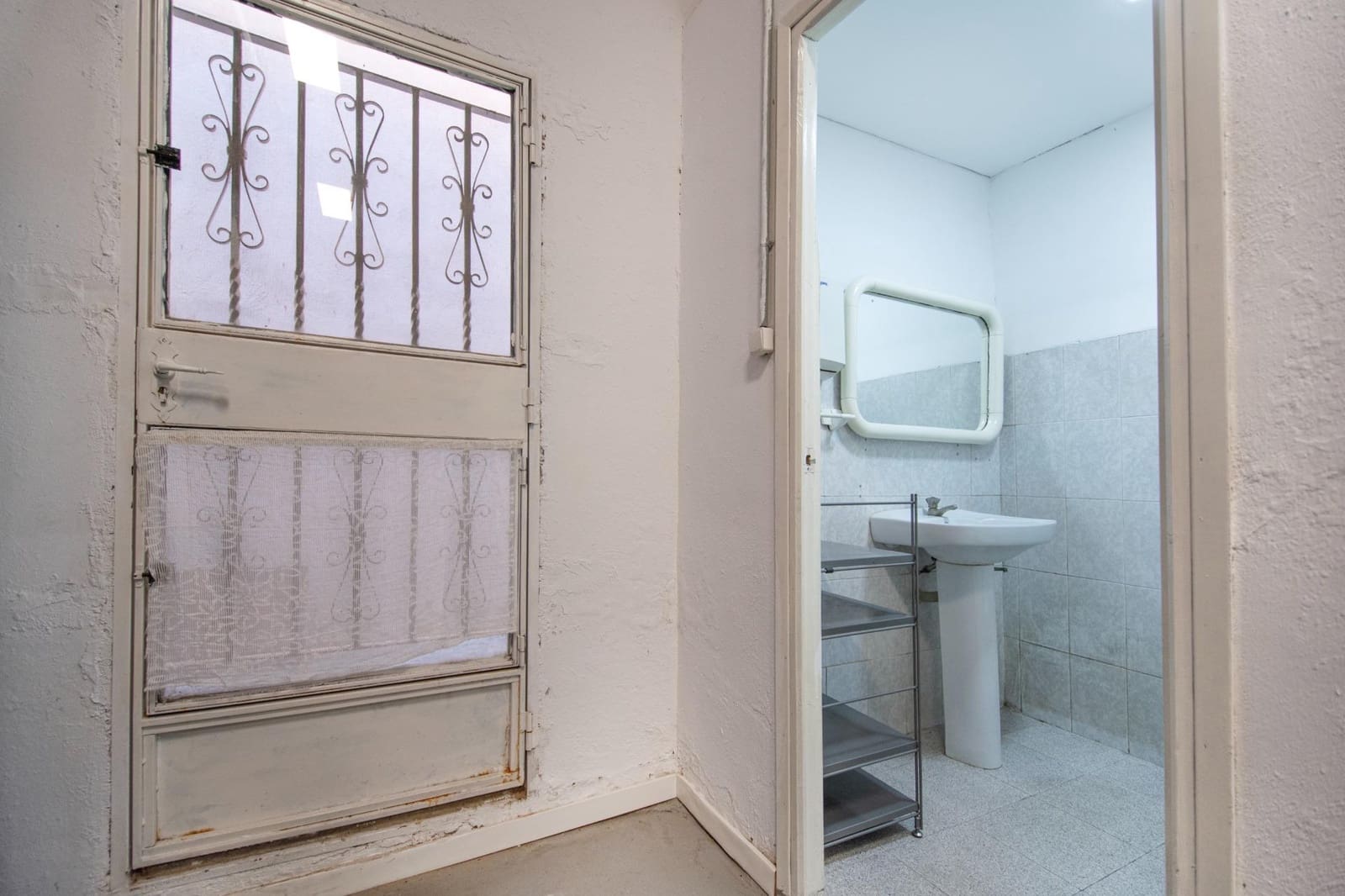 Kaupallinen myytävänä paikassa Torrent - 90 000 € (Ref: 9497160)