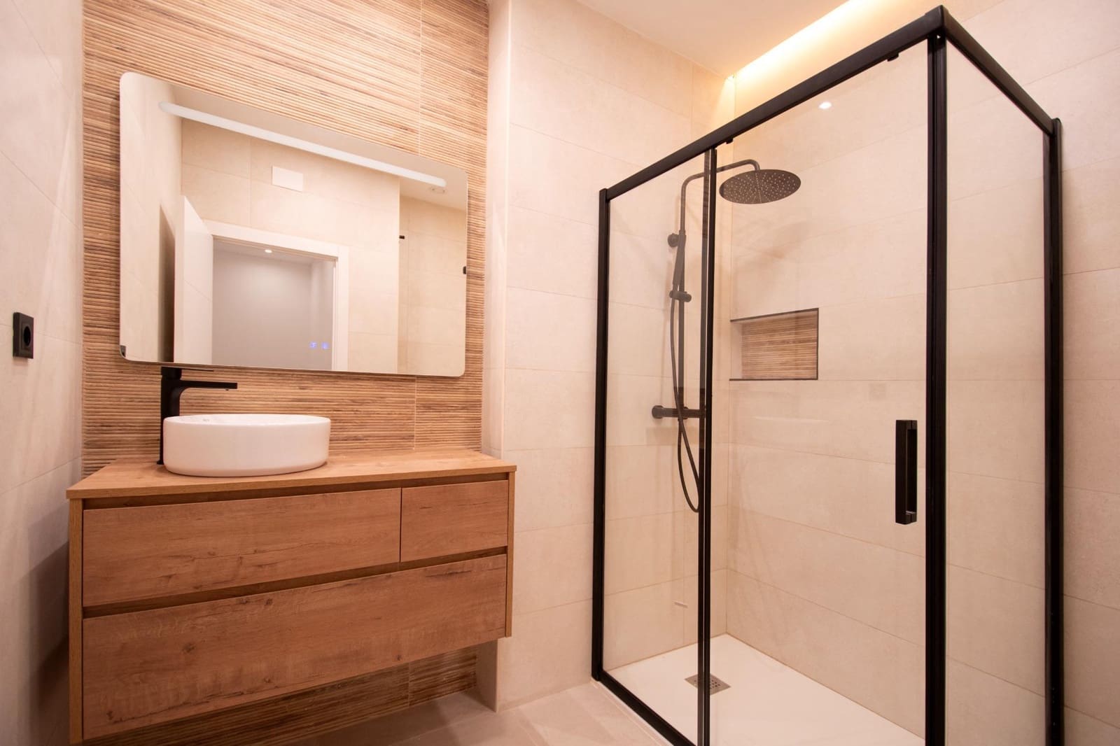 2 bedroom Apartment for sale in Alaquas with garage - € 180,000 (Ref: 9508831)