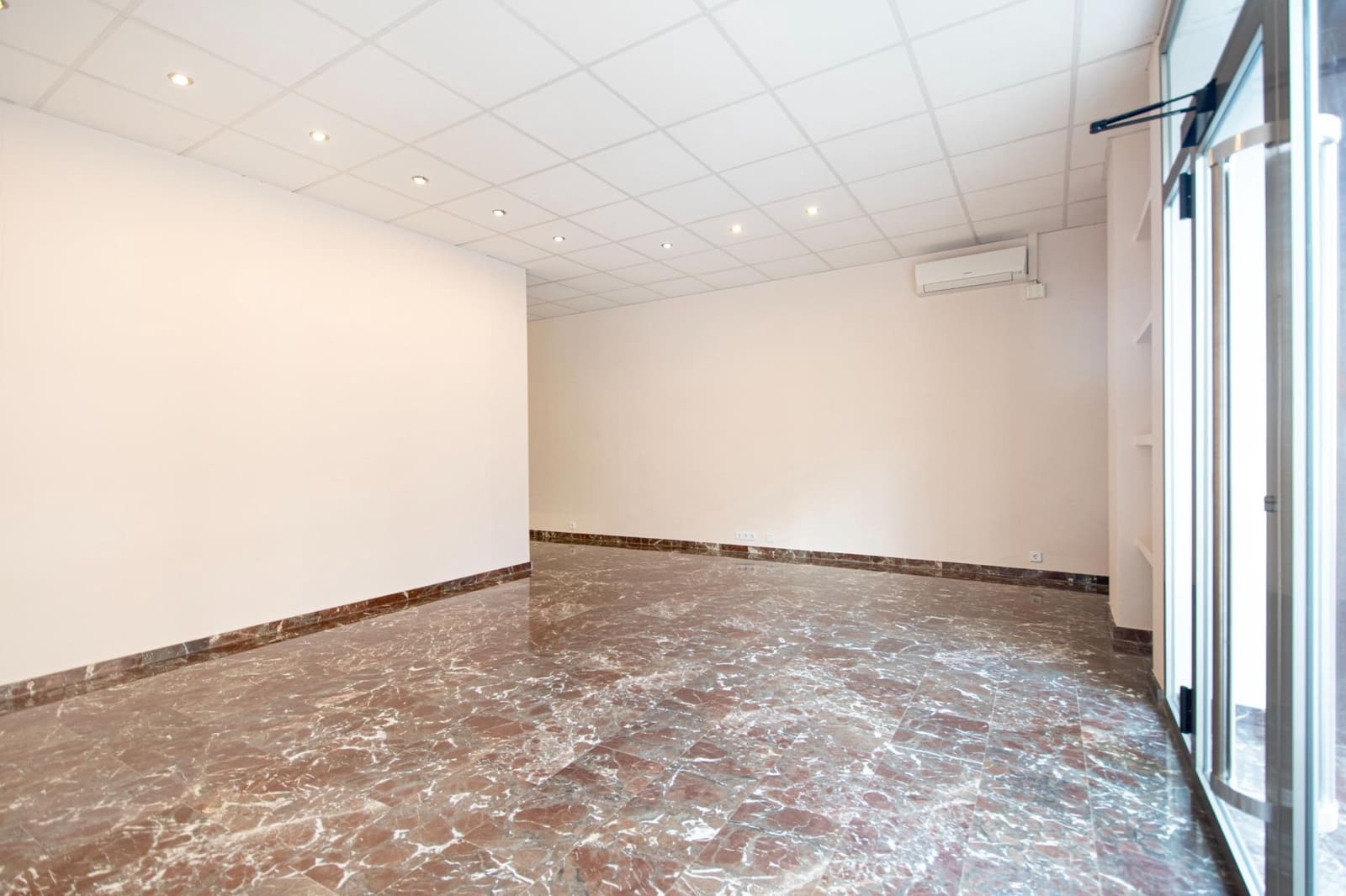 Comercial para venda em Torrent - 90 000 € (Ref: 9533689)