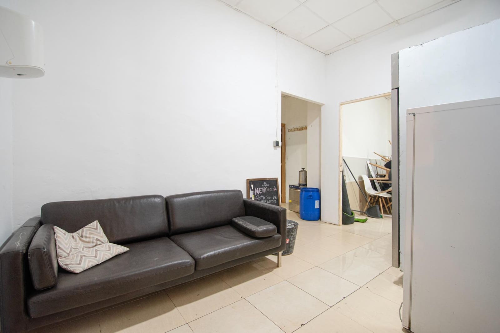 Commercial for rent in Torrent - € 1,300 (Ref: 9551433)