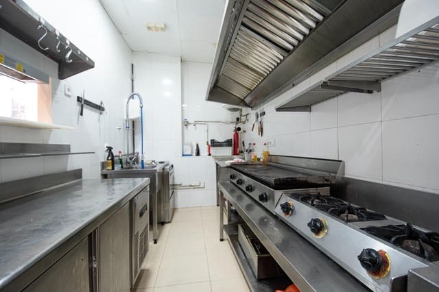 Commercial for rent in Torrent - € 1,300 (Ref: 9551433)