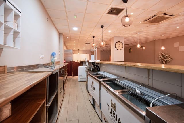 Commercial for rent in Torrent - € 1,300 (Ref: 9551433)