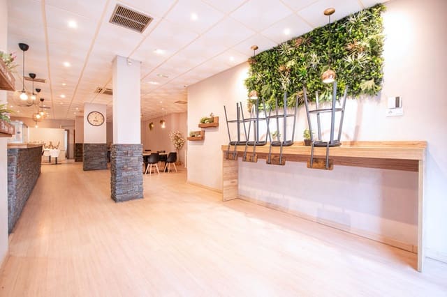 Commercial for rent in Torrent - € 1,300 (Ref: 9551433)