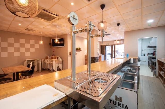 Commercial for rent in Torrent - € 1,300 (Ref: 9551433)