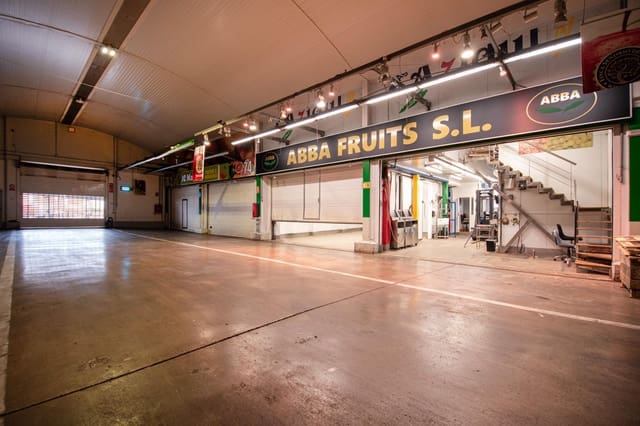 Företag att hyra i La Punta, Valencia stad - 2 700 € (Ref: 9659383)