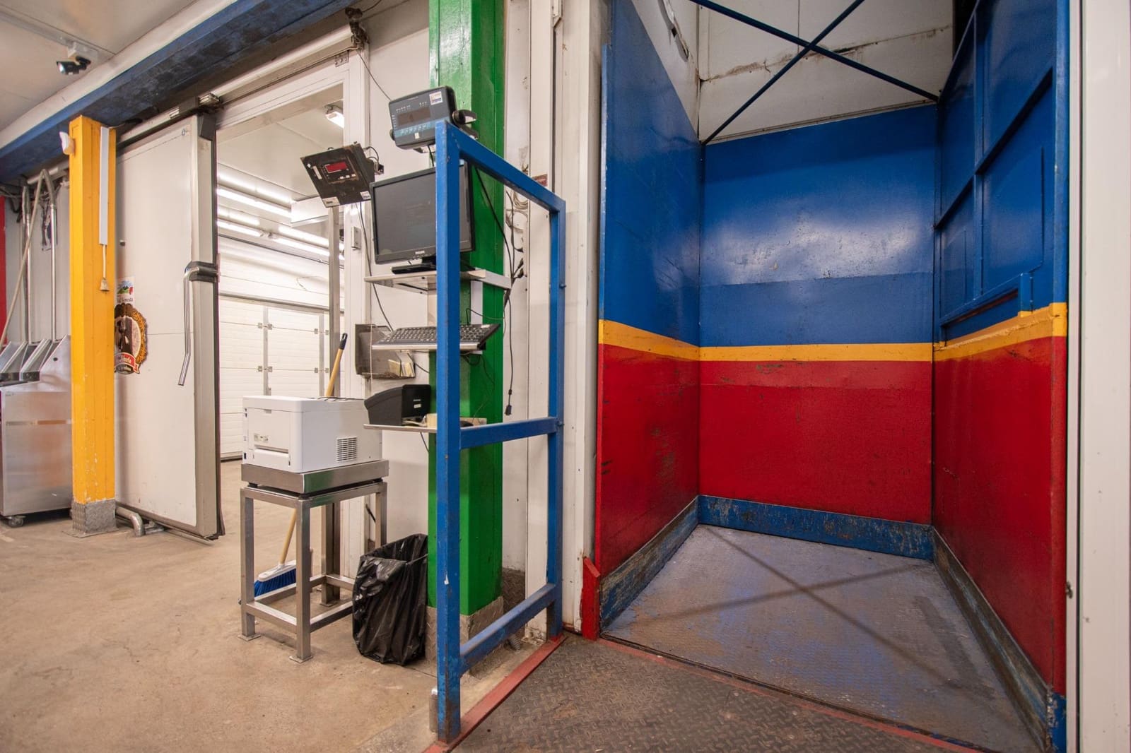 Business for rent in Valencia city - € 2,700 (Ref: 9659383)