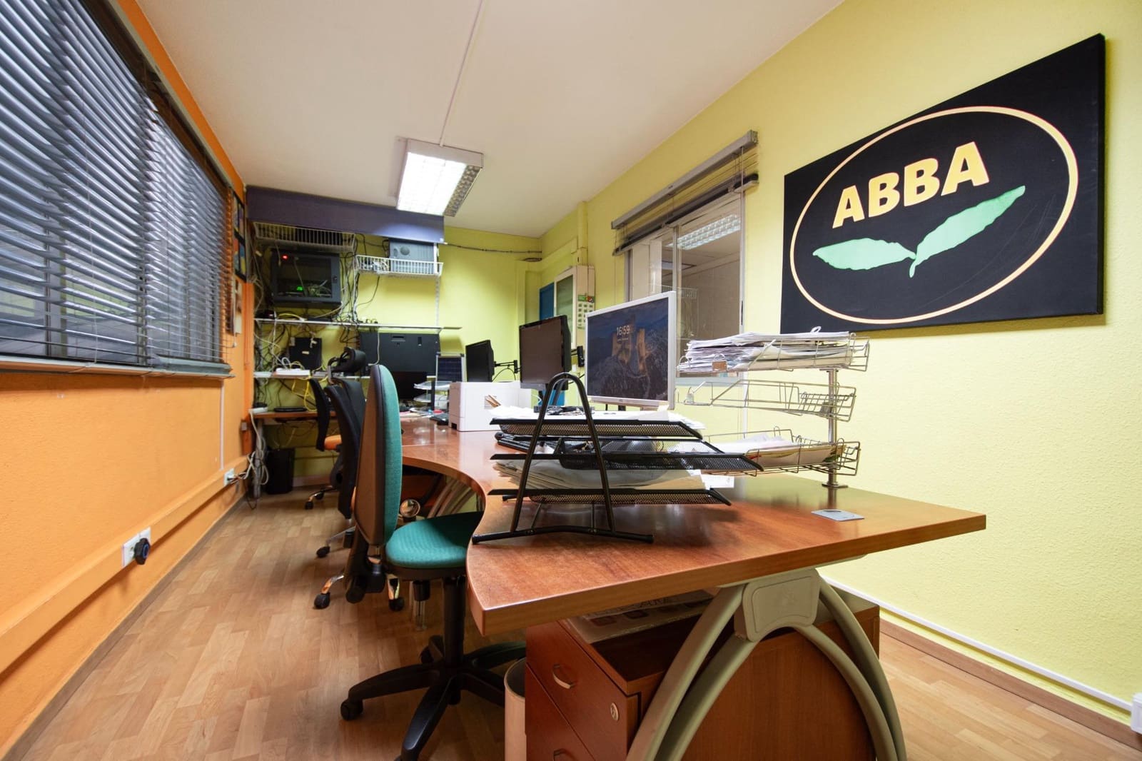 Business for rent in Valencia city - € 2,700 (Ref: 9659383)