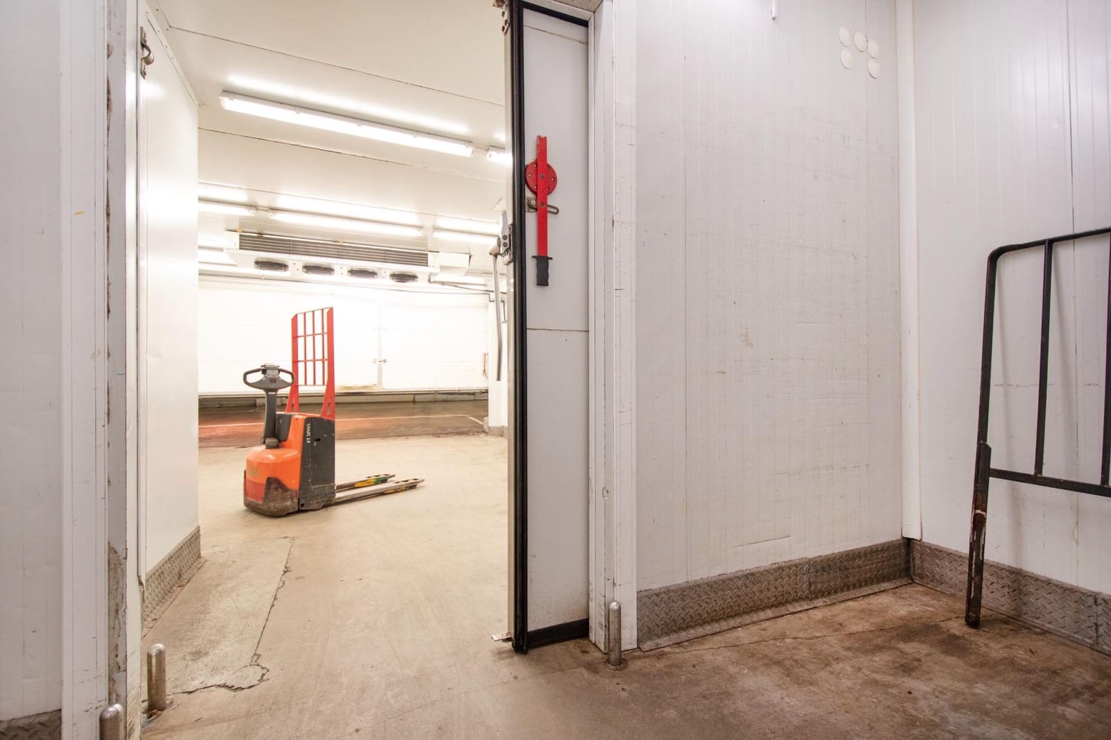 Business for rent in Valencia city - € 2,700 (Ref: 9659383)