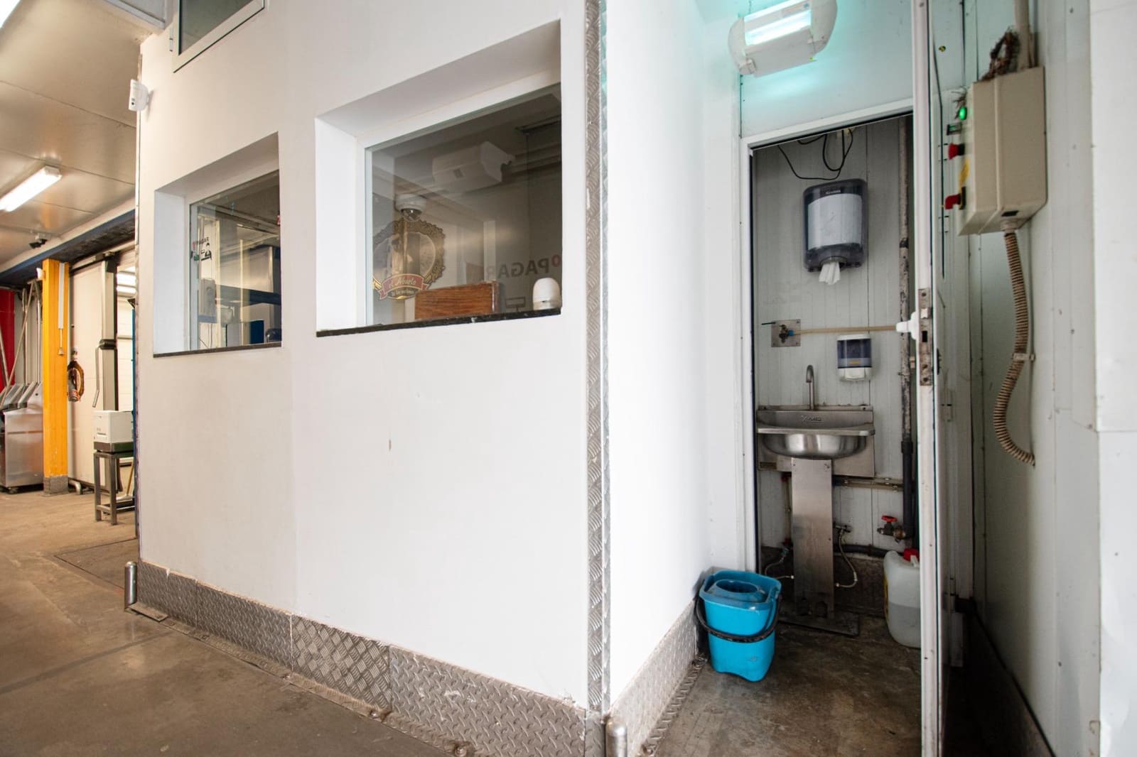 Företag att hyra i Valencia stad - 2 700 € (Ref: 9659383)