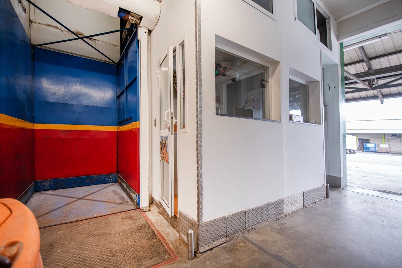 Företag att hyra i Valencia stad - 2 700 € (Ref: 9659383)