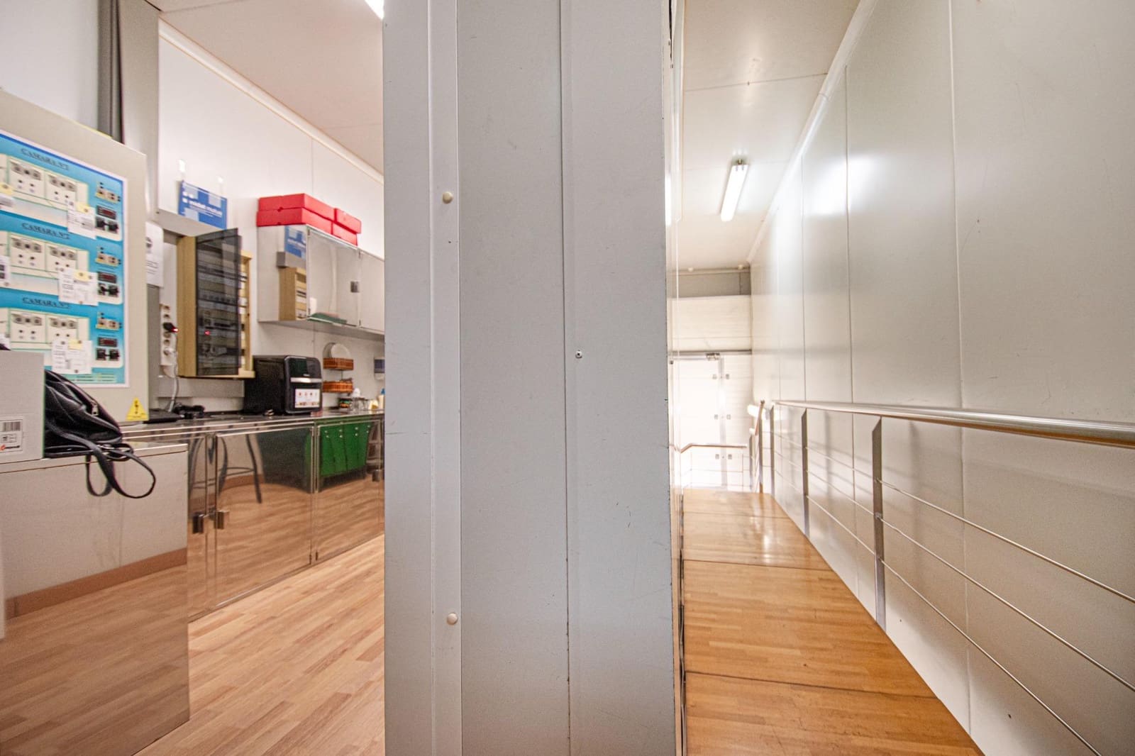 Företag att hyra i Valencia stad - 2 700 € (Ref: 9659383)